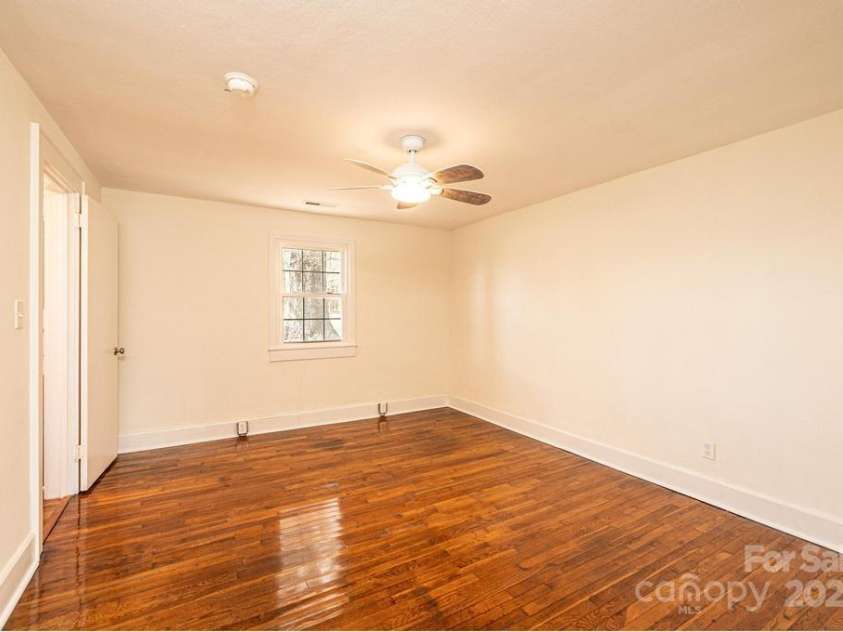 1993 Moss Farm Road, Hickory, NC 28602.  MLS# CAR4332488, YatesRealty ID 3013. 