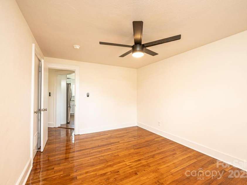 1993 Moss Farm Road, Hickory, NC 28602.  MLS# CAR4332488, YatesRealty ID 3013. 