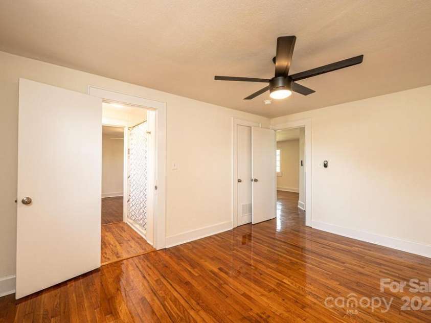 1993 Moss Farm Road, Hickory, NC 28602.  MLS# CAR4332488, YatesRealty ID 3013. 