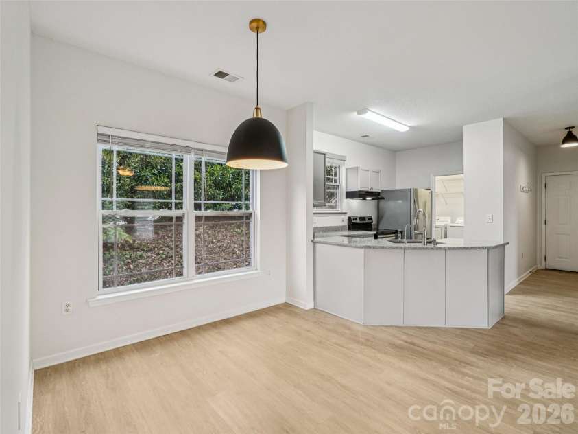 9 Northbrook Place, Asheville, NC 28804.  MLS# CAR4341315, YatesRealty ID 3013. 