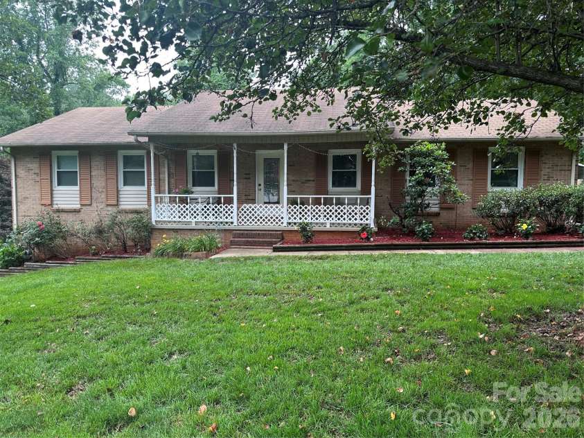 523 Boxwood Street, Hudson, NC 38638.  MLS# CAR4387820, YatesRealty ID 30130. 