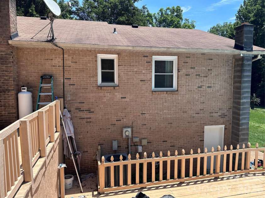 523 Boxwood Street, Hudson, NC 38638.  MLS# CAR4387820, YatesRealty ID 30130. 