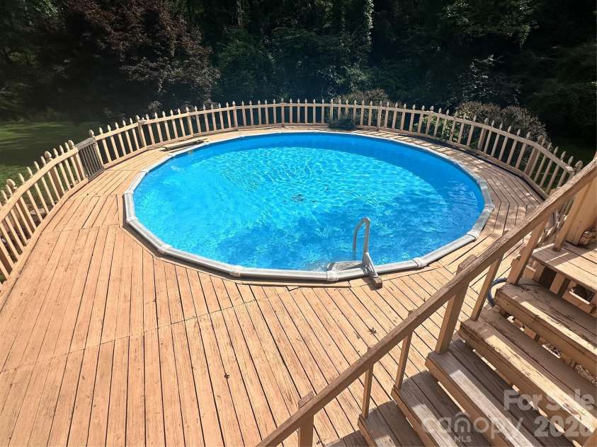 523 Boxwood Street, Hudson, NC 38638.  MLS# CAR4387820, YatesRealty ID 30130. 