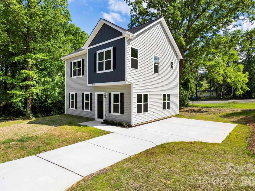 1417 Austin Street, Gastonia, NC 28052.  MLS# CAR4387145, YatesRealty ID 30131. 