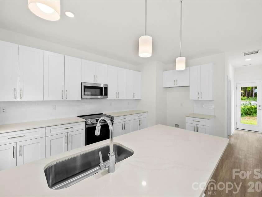 1417 Austin Street, Gastonia, NC 28052.  MLS# CAR4387145, YatesRealty ID 30131. 