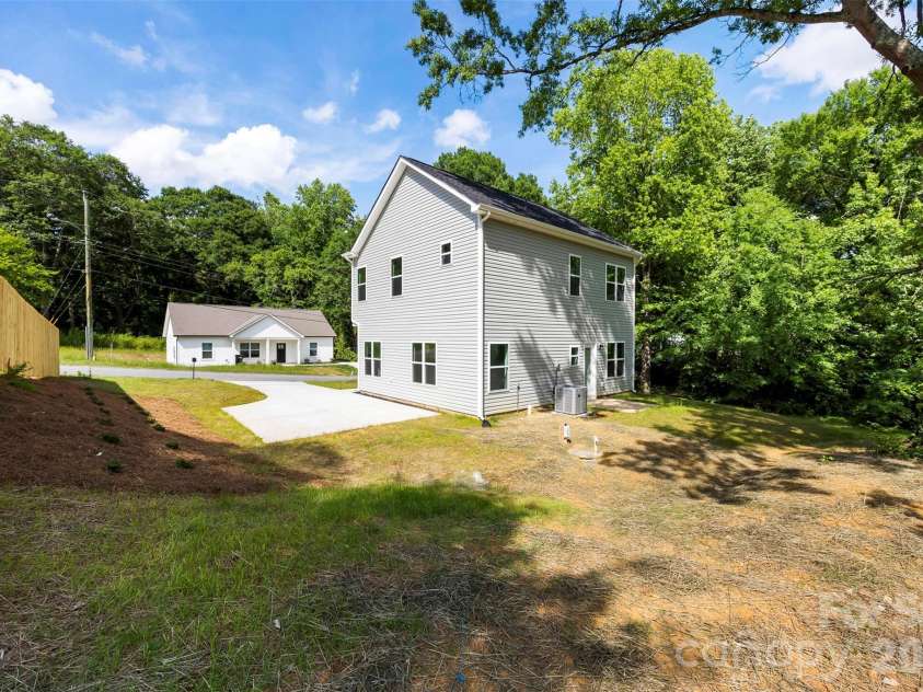 1417 Austin Street, Gastonia, NC 28052.  MLS# CAR4387145, YatesRealty ID 30131. 