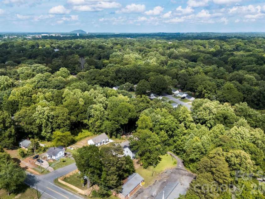 1417 Austin Street, Gastonia, NC 28052.  MLS# CAR4387145, YatesRealty ID 30131. 