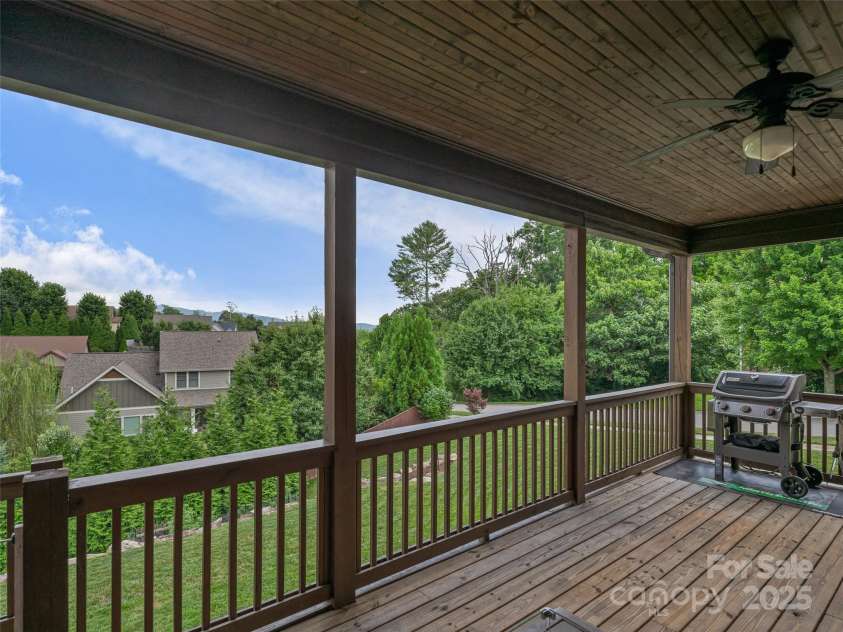 119 Birchbark Drive, Mills River, NC 28759.  MLS# CAR4279524, YatesRealty ID 30132. 