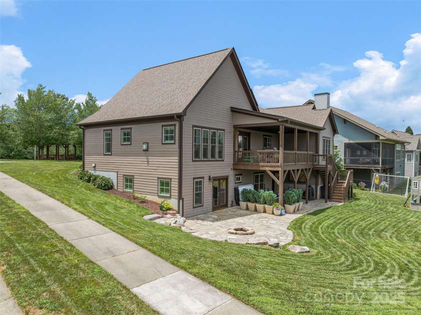 119 Birchbark Drive, Mills River, NC 28759.  MLS# CAR4279524, YatesRealty ID 30132. 