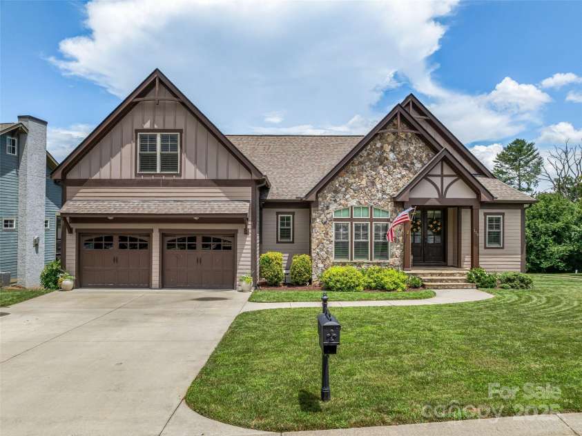 119 Birchbark Drive, Mills River, NC 28759.  MLS# CAR4279524, YatesRealty ID 30132. 