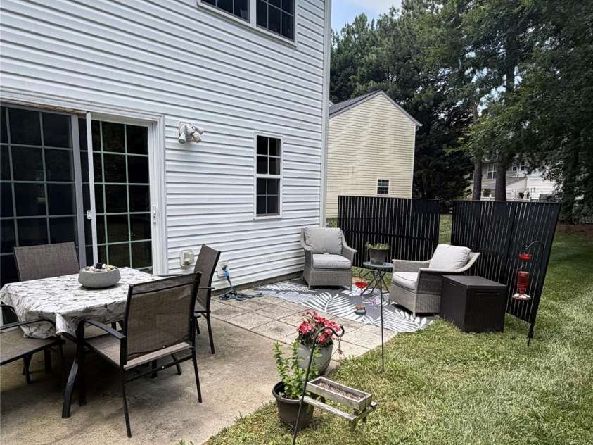 2850 Mayer House Court, Charlotte, NC 28214.  MLS# CAR4392929, YatesRealty ID 30132. 