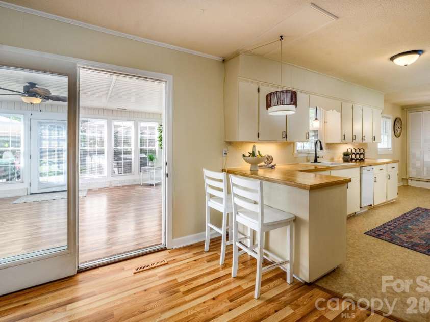 112 Persimmon Circle, Statesville, NC 28625.  MLS# CAR4381018, YatesRealty ID 30133. 