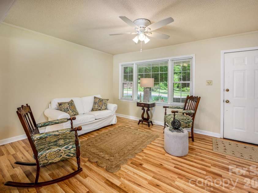 112 Persimmon Circle, Statesville, NC 28625.  MLS# CAR4381018, YatesRealty ID 30133. 
