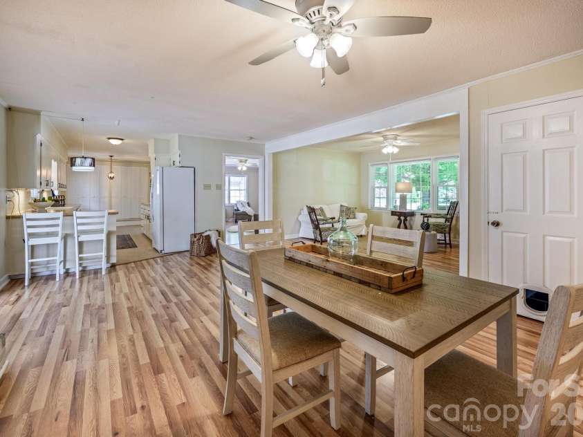 112 Persimmon Circle, Statesville, NC 28625.  MLS# CAR4381018, YatesRealty ID 30133. 