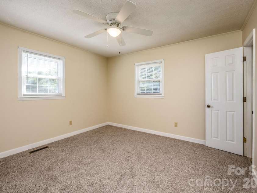 112 Persimmon Circle, Statesville, NC 28625.  MLS# CAR4381018, YatesRealty ID 30133. 