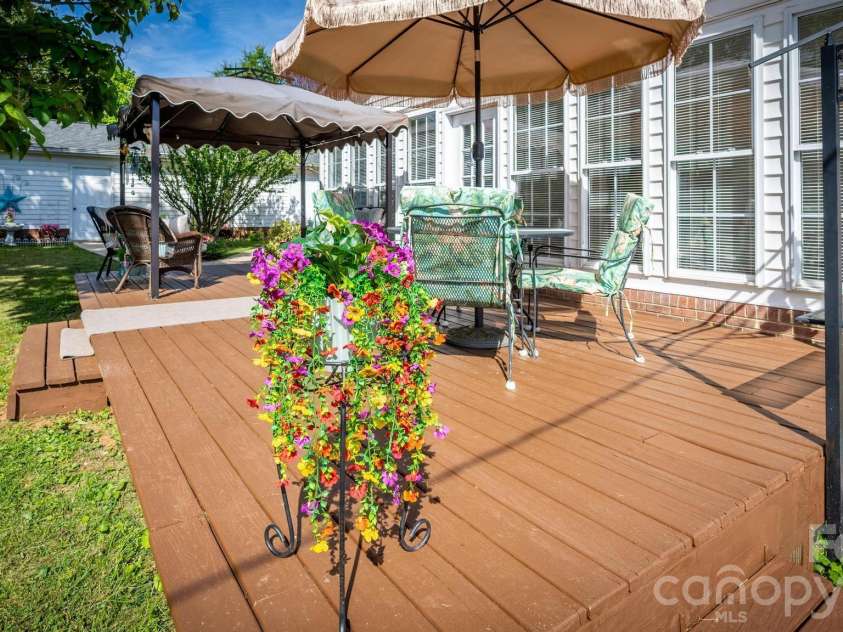 112 Persimmon Circle, Statesville, NC 28625.  MLS# CAR4381018, YatesRealty ID 30133. 