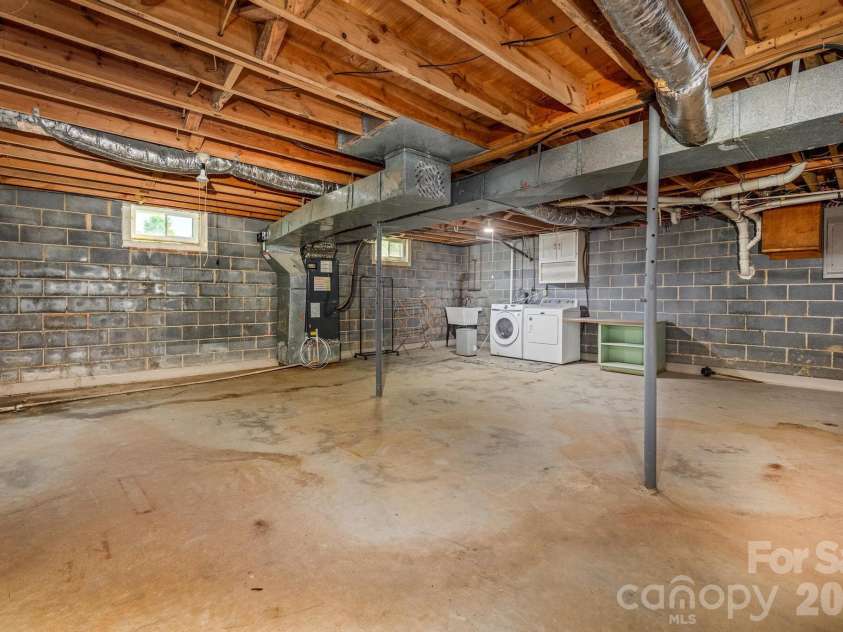 112 Persimmon Circle, Statesville, NC 28625.  MLS# CAR4381018, YatesRealty ID 30133. Large unfinished basement