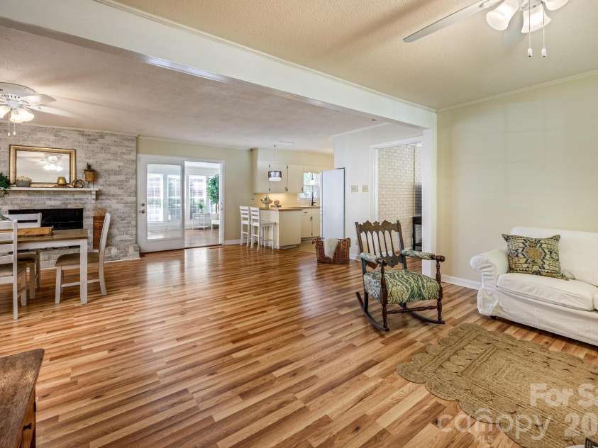 112 Persimmon Circle, Statesville, NC 28625.  MLS# CAR4381018, YatesRealty ID 30133. Open floor plan