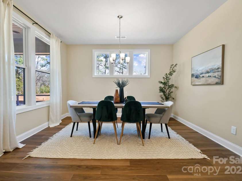 13101 Cozy Court, Charlotte, NC 28215.  MLS# CAR4232874, YatesRealty ID 30134. Dining Room