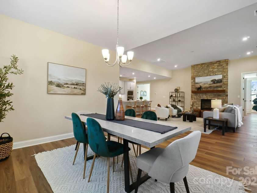 13101 Cozy Court, Charlotte, NC 28215.  MLS# CAR4232874, YatesRealty ID 30134. Dining Room