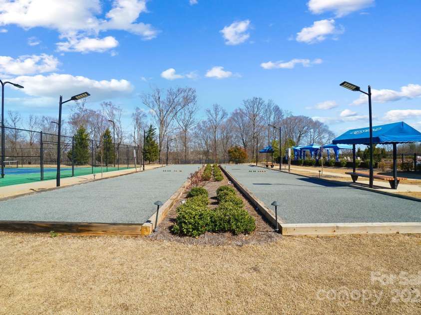 13101 Cozy Court, Charlotte, NC 28215.  MLS# CAR4232874, YatesRealty ID 30134. Resort style Amenities