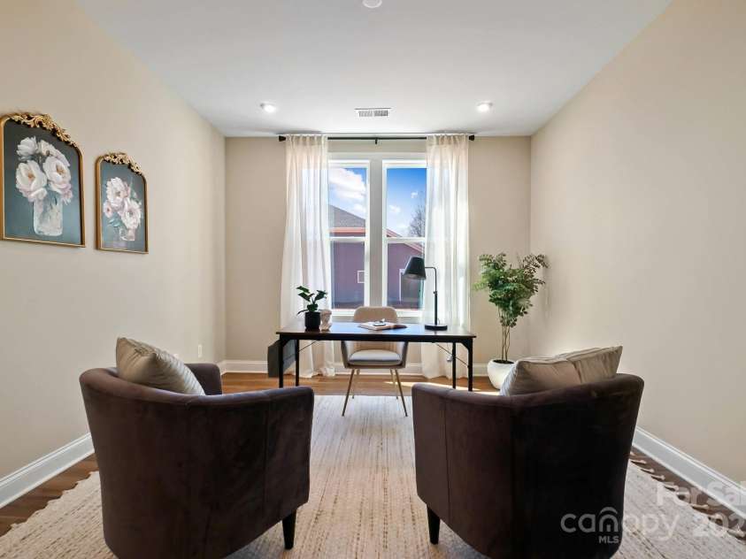 13101 Cozy Court, Charlotte, NC 28215.  MLS# CAR4232874, YatesRealty ID 30134. Study
