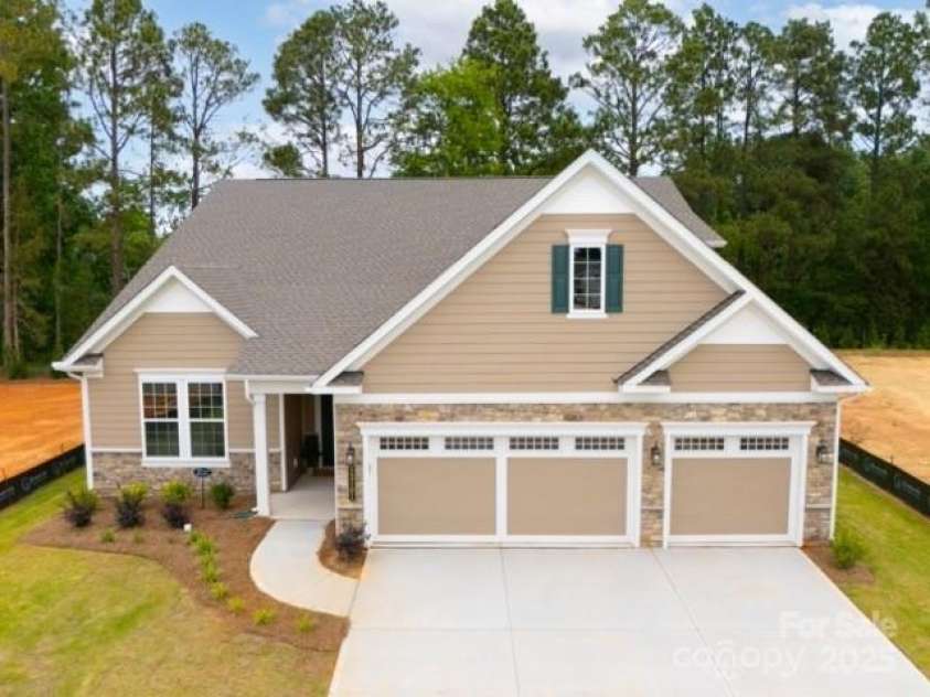 13101 Cozy Court, Charlotte, NC 28215.  MLS# CAR4232874, YatesRealty ID 30134. Welcome!