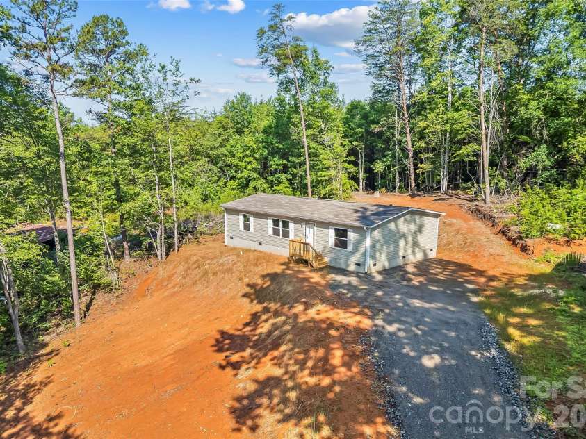 257 Brookwood Drive, Marion, NC 28752.  MLS# CAR4391967, YatesRealty ID 30134. 