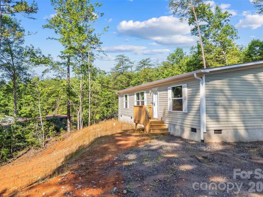 257 Brookwood Drive, Marion, NC 28752.  MLS# CAR4391967, YatesRealty ID 30134. 