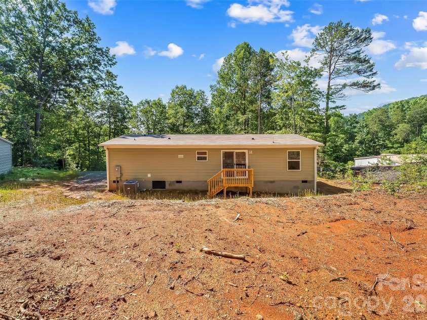 257 Brookwood Drive, Marion, NC 28752.  MLS# CAR4391967, YatesRealty ID 30134. 