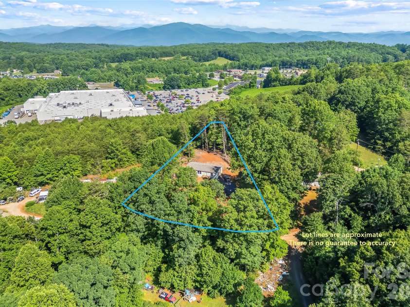 257 Brookwood Drive, Marion, NC 28752.  MLS# CAR4391967, YatesRealty ID 30134. 