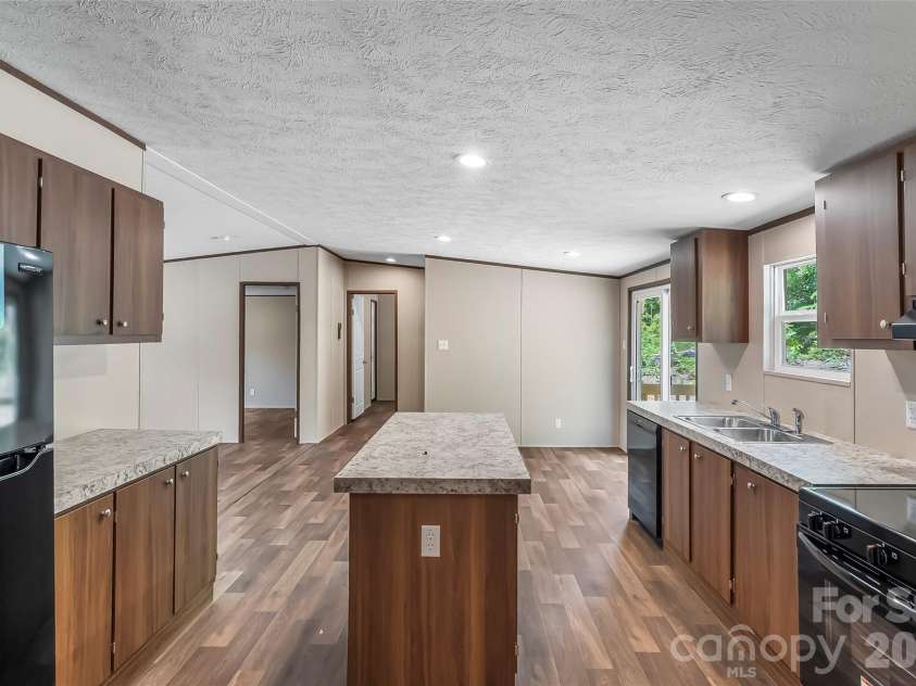 257 Brookwood Drive, Marion, NC 28752.  MLS# CAR4391967, YatesRealty ID 30134. 