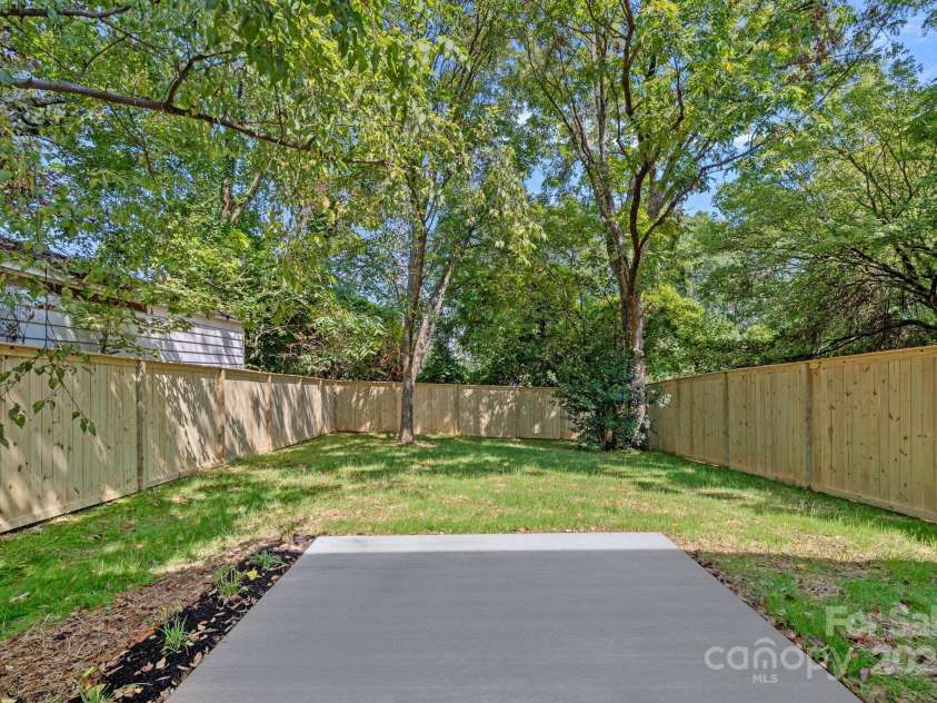 1310 Moretz Avenue, Charlotte, NC 28206.  MLS# CAR4278964, YatesRealty ID 30137. 