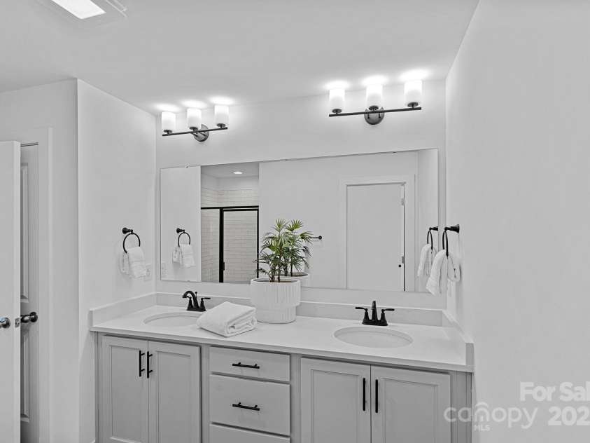 1310 Moretz Avenue, Charlotte, NC 28206.  MLS# CAR4278964, YatesRealty ID 30137. Similar unit - interior finishes may very