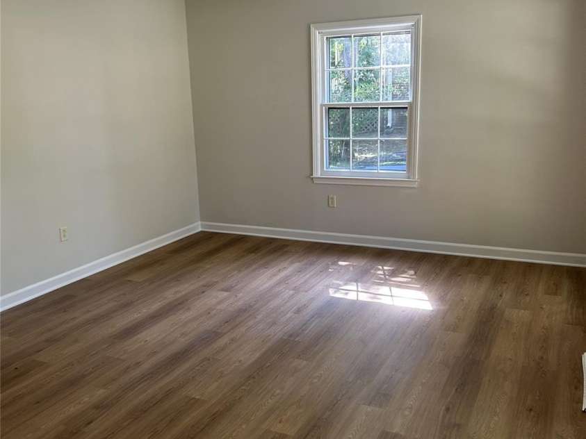 1601 Bonnie Lane, Charlotte, NC 28213.  MLS# CAR4284192, YatesRealty ID 30138. 