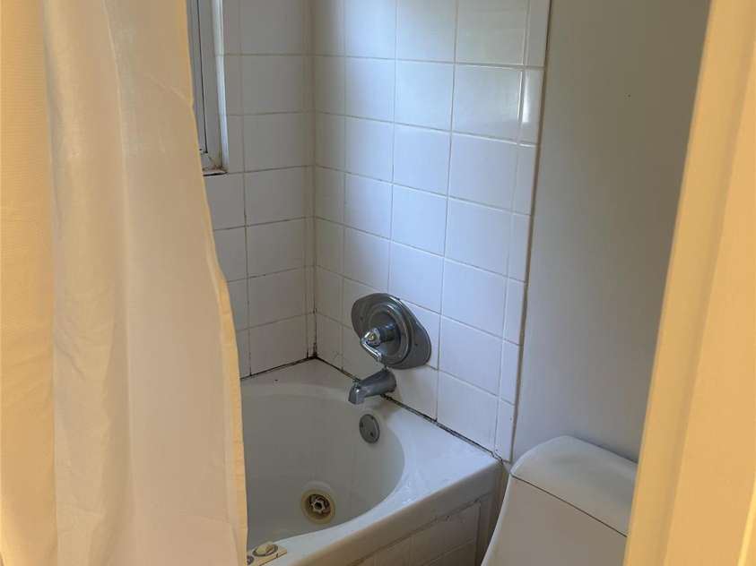 1601 Bonnie Lane, Charlotte, NC 28213.  MLS# CAR4284192, YatesRealty ID 30138. 