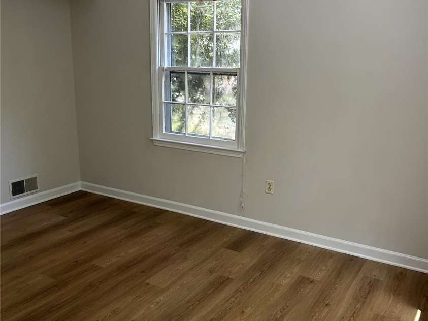 1601 Bonnie Lane, Charlotte, NC 28213.  MLS# CAR4284192, YatesRealty ID 30138. 