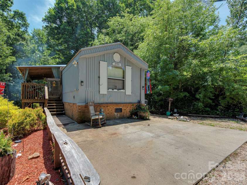3901 Hickory Highway, Statesville, NC 28677.  MLS# CAR4387837, YatesRealty ID 30138. 