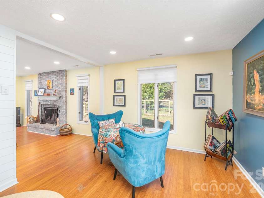 330 Woody Lane, Asheville, NC 28804.  MLS# CAR4354076, YatesRealty ID 30139. 