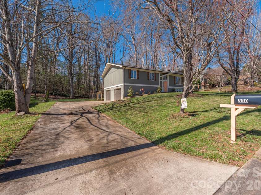 330 Woody Lane, Asheville, NC 28804.  MLS# CAR4354076, YatesRealty ID 30139. Ample parking