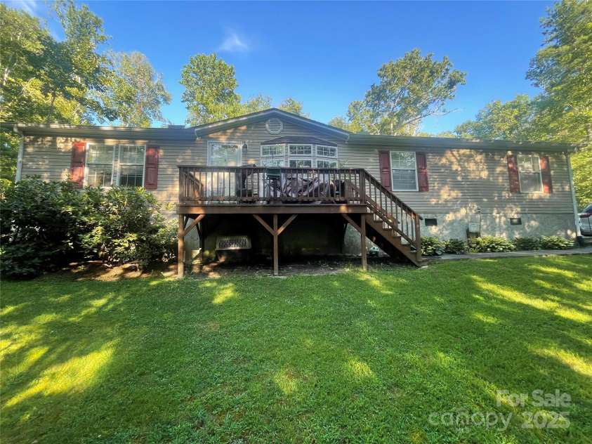 71 Evanwood Place, Hendersonville, NC 28792.  MLS# CAR4286110, YatesRealty ID 30139. 