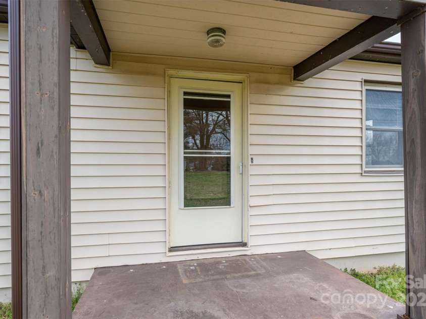 2915 Spencer Road, Conover, NC 28613.  MLS# CAR4237611, YatesRealty ID 3014. 