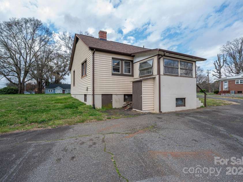 2915 Spencer Road, Conover, NC 28613.  MLS# CAR4237611, YatesRealty ID 3014. 