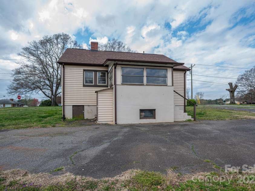 2915 Spencer Road, Conover, NC 28613.  MLS# CAR4237611, YatesRealty ID 3014. 