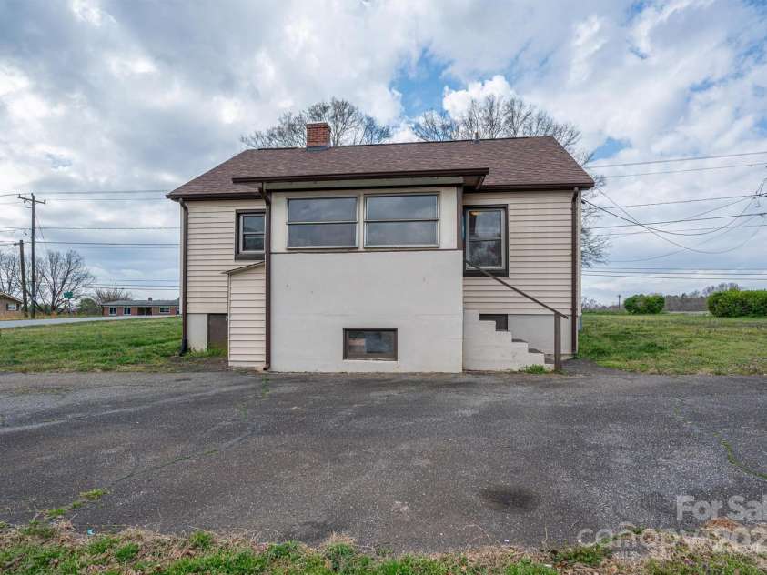 2915 Spencer Road, Conover, NC 28613.  MLS# CAR4237611, YatesRealty ID 3014. 