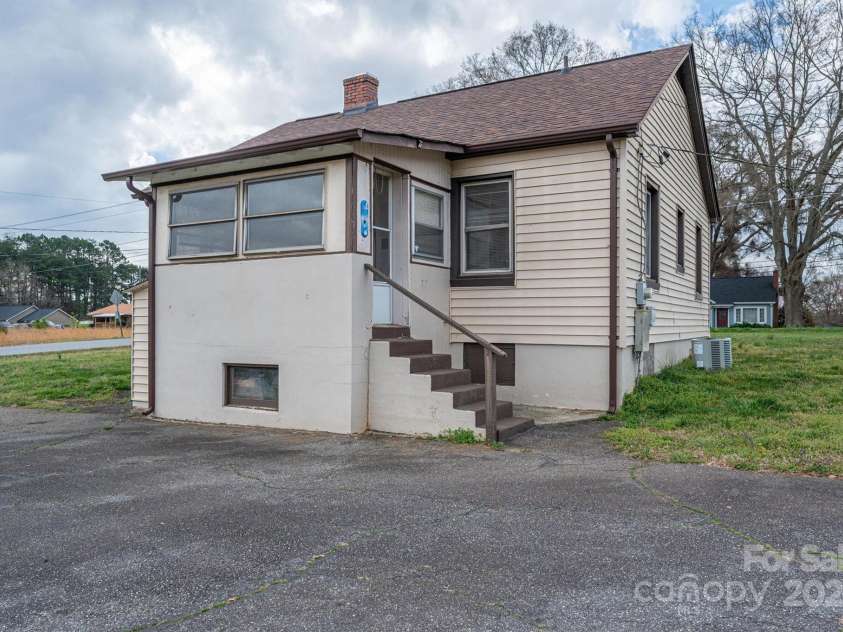 2915 Spencer Road, Conover, NC 28613.  MLS# CAR4237611, YatesRealty ID 3014. 