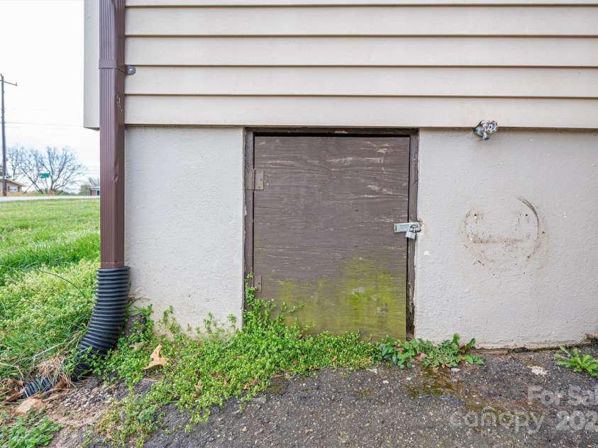 2915 Spencer Road, Conover, NC 28613.  MLS# CAR4237611, YatesRealty ID 3014. 