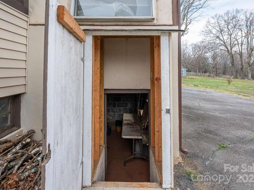 2915 Spencer Road, Conover, NC 28613.  MLS# CAR4237611, YatesRealty ID 3014. 