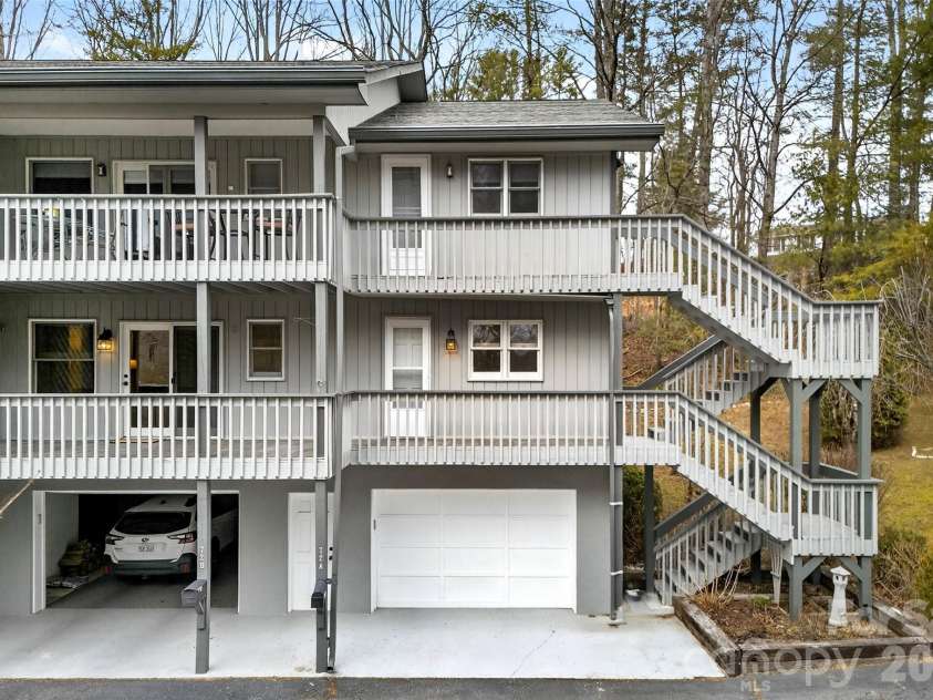 72 Country Club Woods Drive, Spruce Pine, NC 28777.  MLS# CAR4341517, YatesRealty ID 3014. 