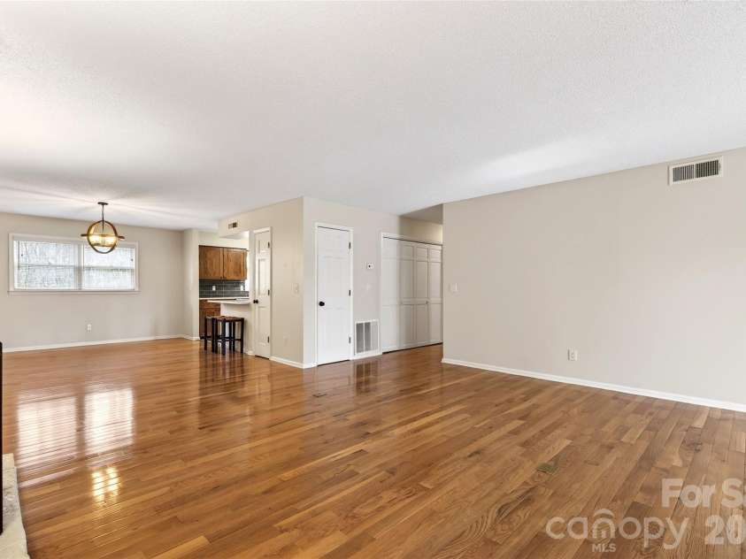 72 Country Club Woods Drive, Spruce Pine, NC 28777.  MLS# CAR4341517, YatesRealty ID 3014. 